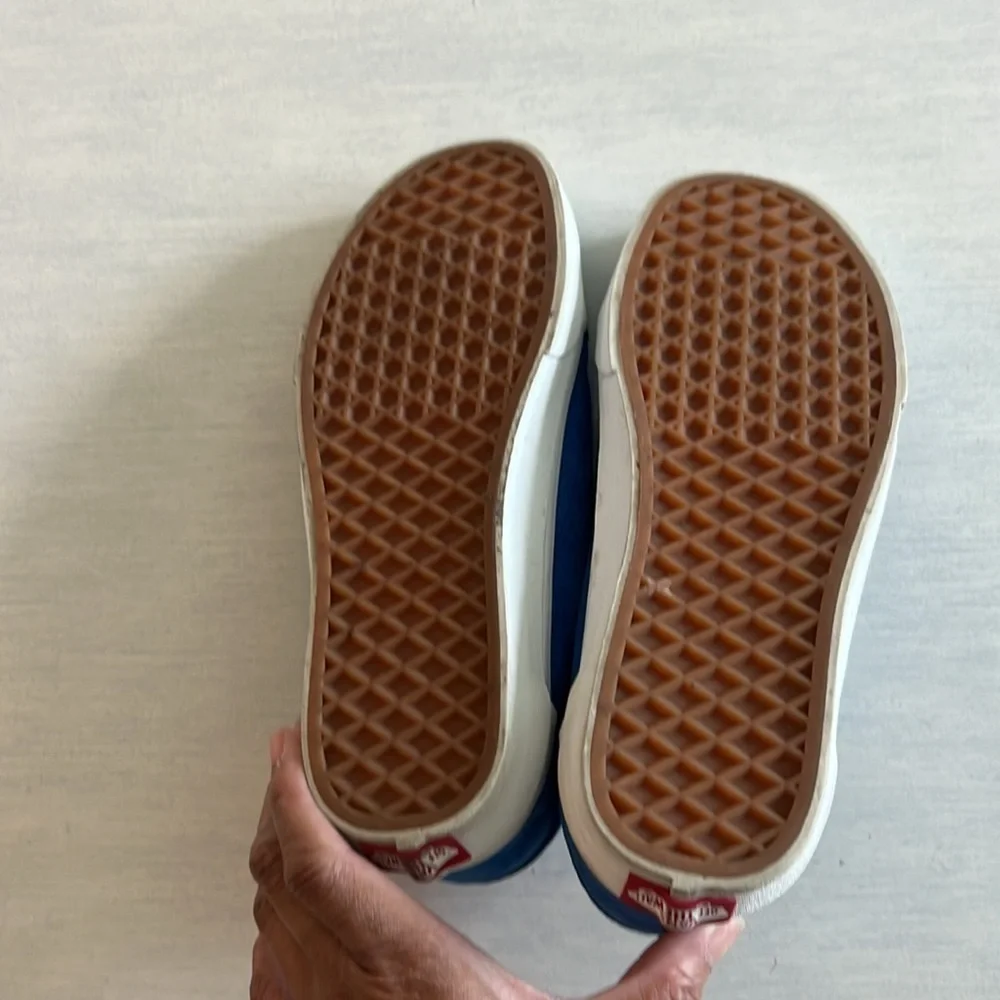 Vans Off The Wall Sneakers Low Top Mens Size 5.5 Womens Size 7 Blue With White